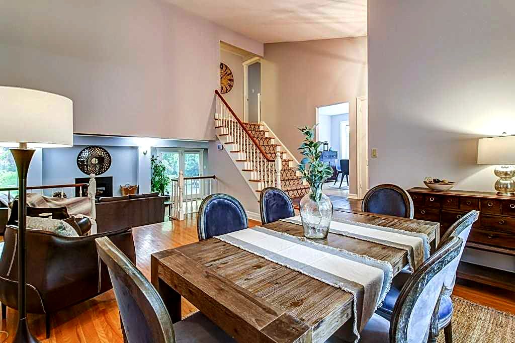 Dated Toronto dining room before renovation